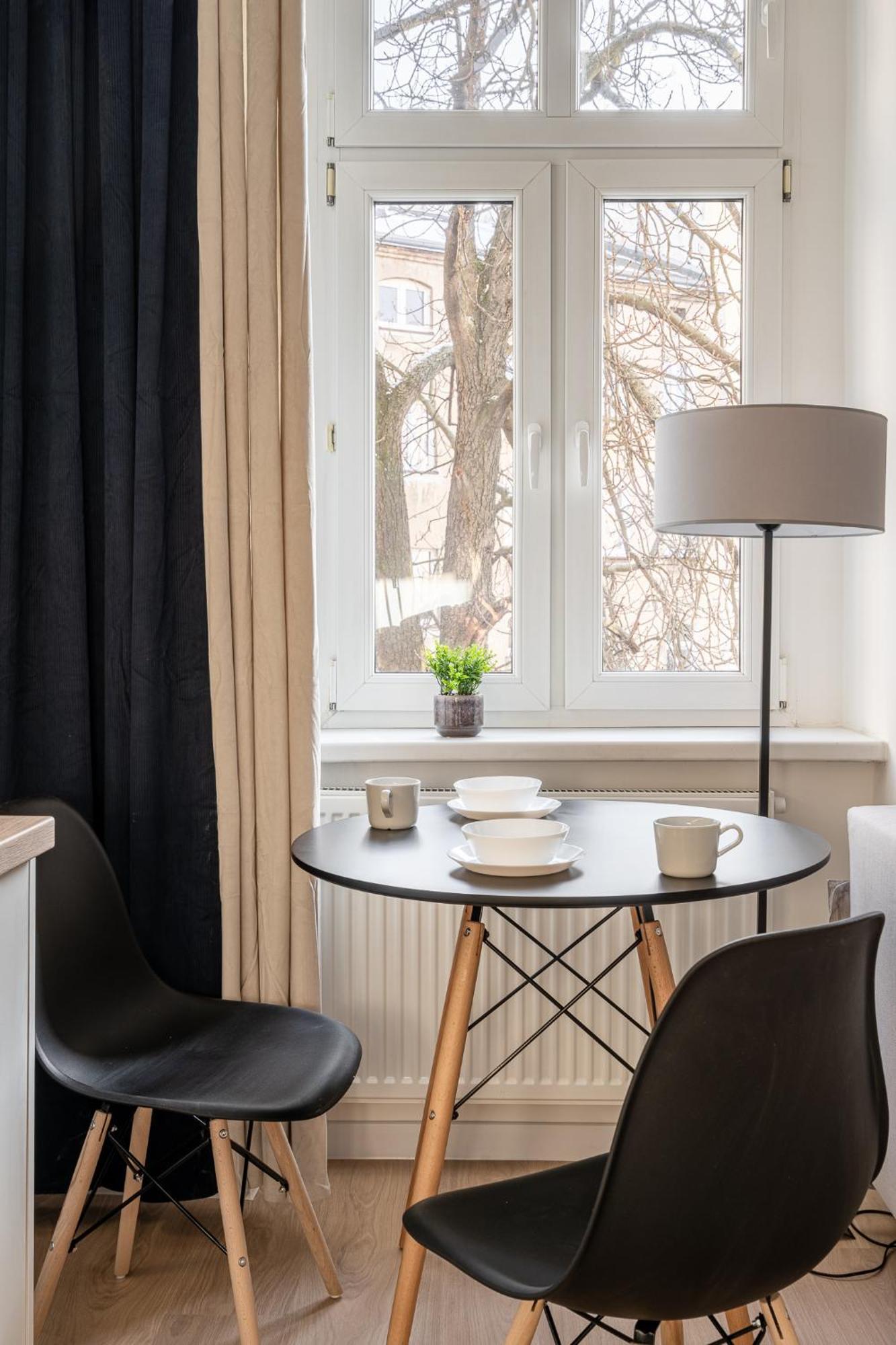 Rentplanet - Srodmiescie Apartment